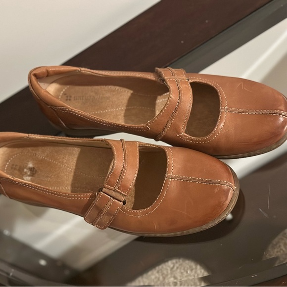 Mary Jane style Naturalizers - Picture 3 of 5